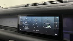 2022 (22) LAND ROVER DEFENDER 3.0 D250 X-Dynamic SE 90 3dr Auto 5178685