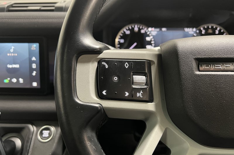 2022 (22) LAND ROVER DEFENDER 3.0 D250 X-Dynamic SE 90 3dr Auto 5178677