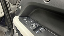 2022 (22) LAND ROVER DEFENDER 3.0 D250 X-Dynamic SE 90 3dr Auto 5178670