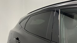 2023 (23) JAGUAR E-PACE 1.5 P300e R-Dynamic HSE 5dr Auto 5185079
