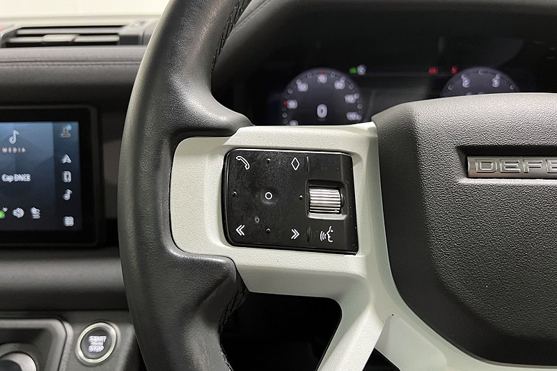 2022 (72) LAND ROVER DEFENDER 3.0 D250 SE 110 5dr Auto 5164375