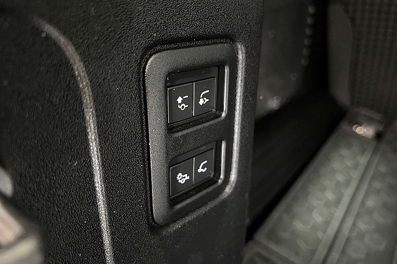 2022 (72) LAND ROVER DEFENDER 3.0 D250 SE 110 5dr Auto 5164394