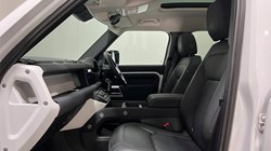 2022 (72) LAND ROVER DEFENDER 3.0 D250 SE 110 5dr Auto 5164357
