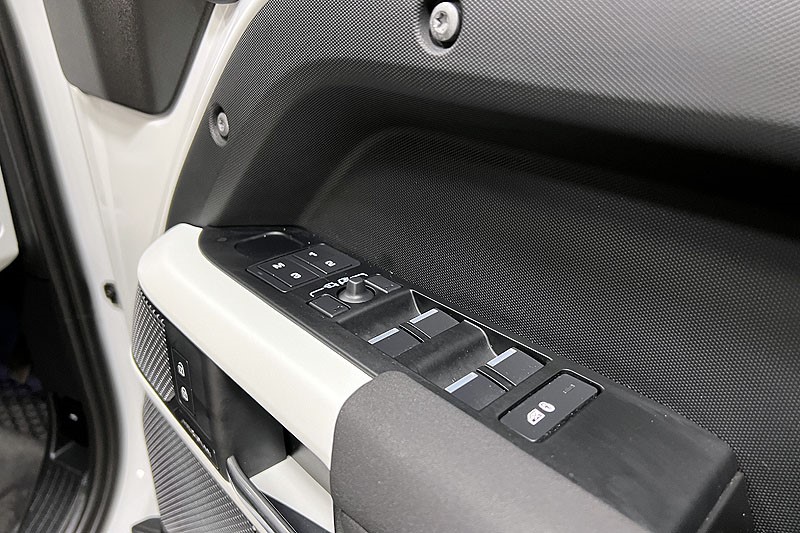 2022 (72) LAND ROVER DEFENDER 3.0 D250 SE 110 5dr Auto 5164369