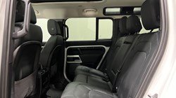 2022 (72) LAND ROVER DEFENDER 3.0 D250 SE 110 5dr Auto 5164358