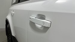 2022 (72) LAND ROVER DEFENDER 3.0 D250 SE 110 5dr Auto 5164397