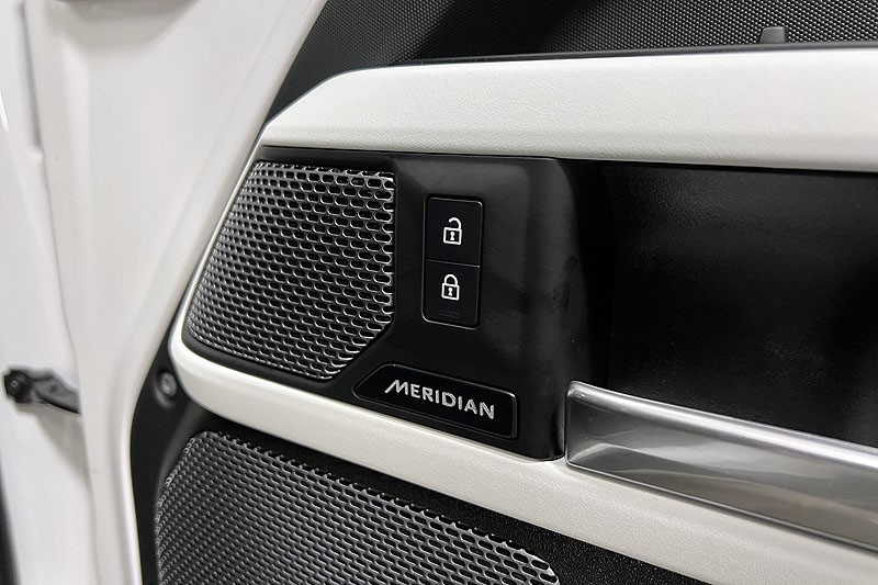 2022 (72) LAND ROVER DEFENDER 3.0 D250 SE 110 5dr Auto 5164368