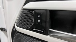 2022 (72) LAND ROVER DEFENDER 3.0 D250 SE 110 5dr Auto 5164368