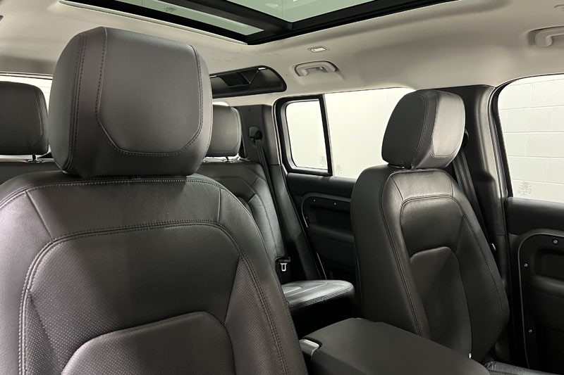 2022 (72) LAND ROVER DEFENDER 3.0 D300 SE 110 5dr Auto 5163504