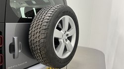 2022 (72) LAND ROVER DEFENDER 3.0 D300 SE 110 5dr Auto 5163529