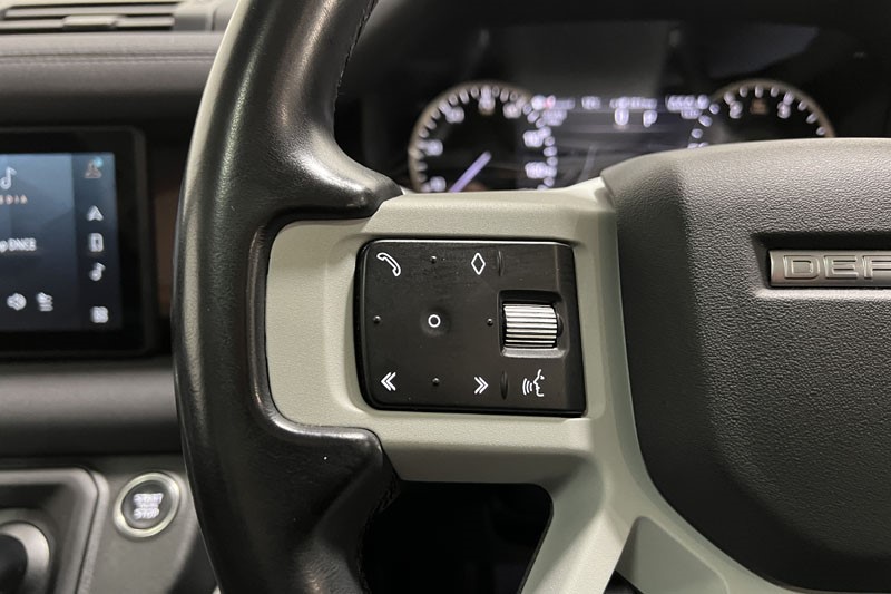 2022 (72) LAND ROVER DEFENDER 3.0 D300 SE 110 5dr Auto 5163506