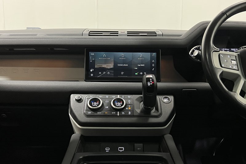 2022 (72) LAND ROVER DEFENDER 3.0 D300 SE 110 5dr Auto 5163495