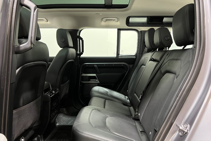 2022 (72) LAND ROVER DEFENDER 3.0 D300 SE 110 5dr Auto 5163489