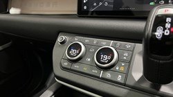 2022 (72) LAND ROVER DEFENDER 3.0 D300 SE 110 5dr Auto 5163510