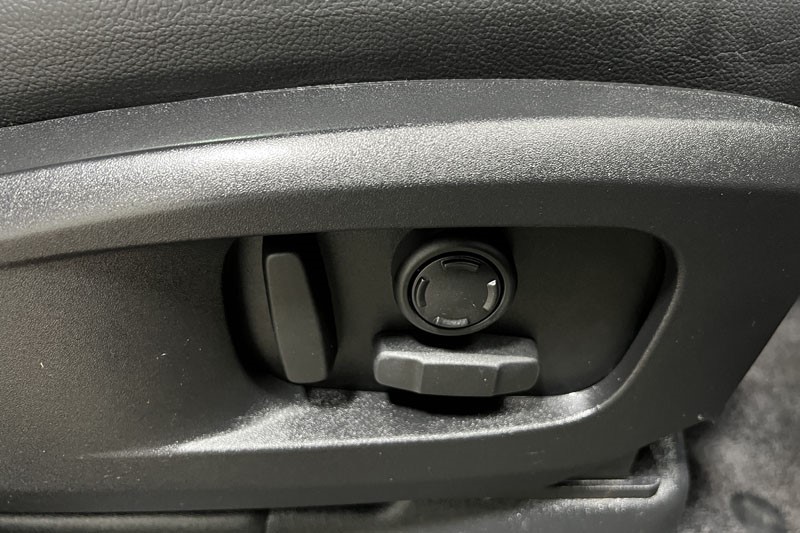 2022 (72) LAND ROVER DEFENDER 3.0 D300 SE 110 5dr Auto 5163502