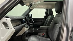 2022 (72) LAND ROVER DEFENDER 3.0 D300 SE 110 5dr Auto 5163488