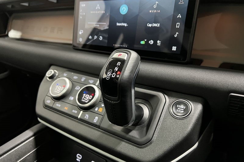 2022 (72) LAND ROVER DEFENDER 3.0 D300 SE 110 5dr Auto 5163509