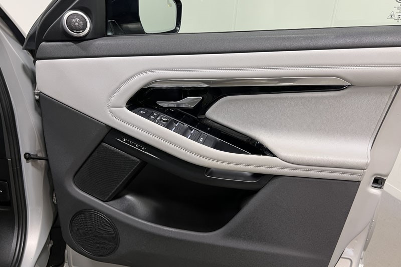 2020 (70) LAND ROVER RANGE ROVER EVOQUE 2.0 D180 First Edition 5dr Auto 5163386