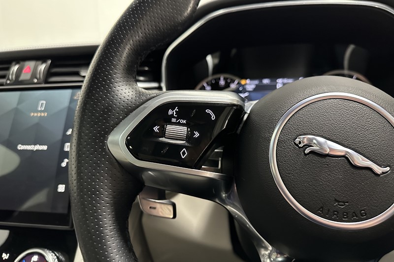 2022 (72) JAGUAR F-PACE 2.0 D200 R-Dynamic SE 5dr Auto AWD 5167559