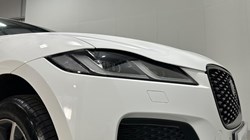 2022 (72) JAGUAR F-PACE 2.0 D200 R-Dynamic SE 5dr Auto AWD 5167586