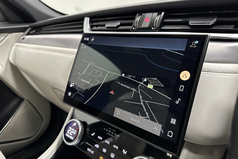 2022 (72) JAGUAR F-PACE 2.0 D200 R-Dynamic SE 5dr Auto AWD 5167569