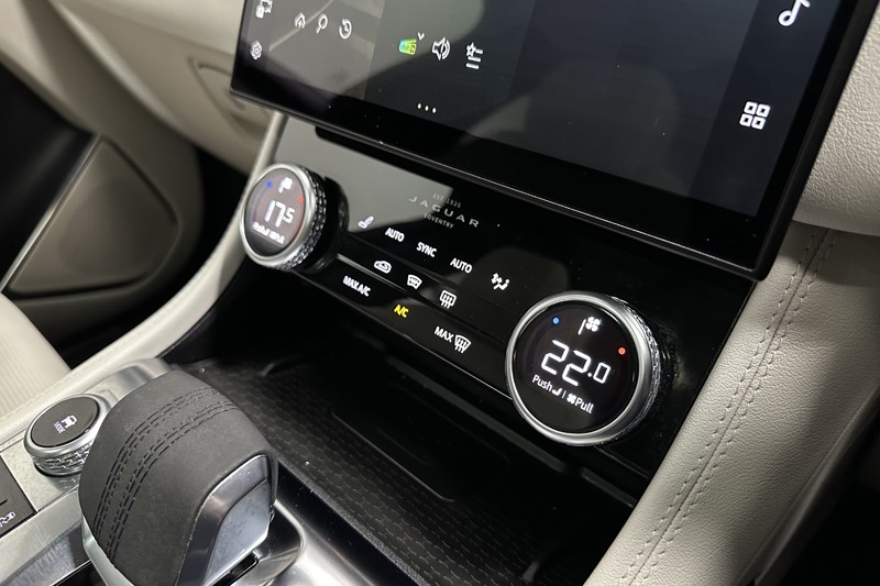 2022 (72) JAGUAR F-PACE 2.0 D200 R-Dynamic SE 5dr Auto AWD 5167563