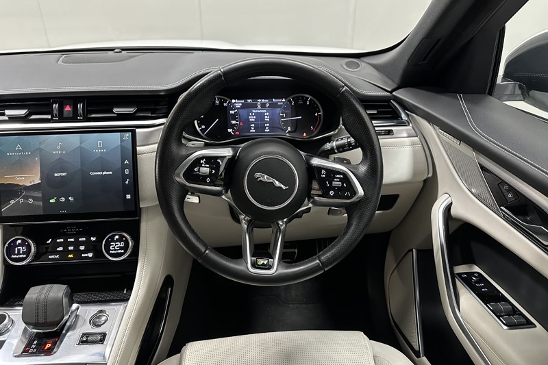 2022 (72) JAGUAR F-PACE 2.0 D200 R-Dynamic SE 5dr Auto AWD 5167548