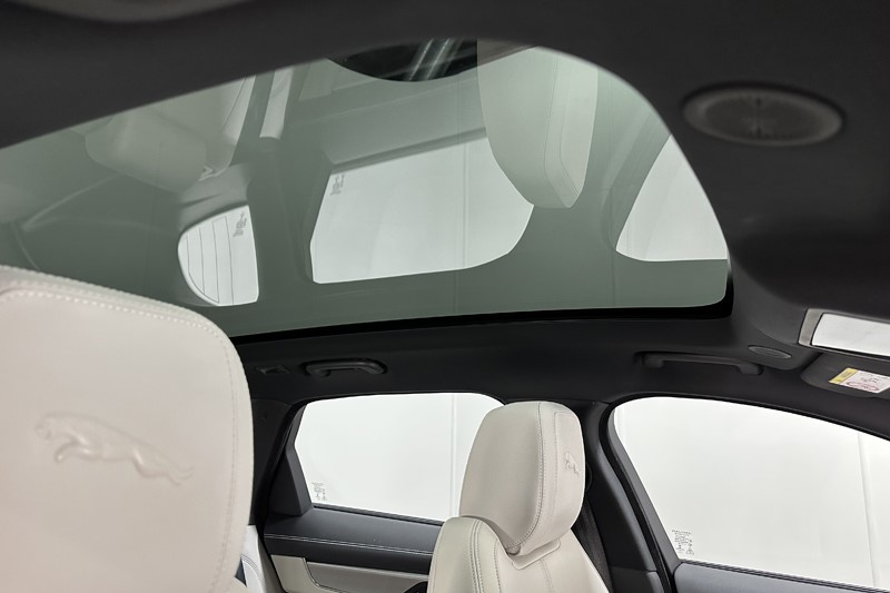 2022 (72) JAGUAR F-PACE 2.0 D200 R-Dynamic SE 5dr Auto AWD 5167557