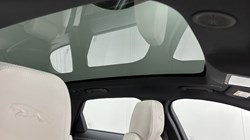 2022 (72) JAGUAR F-PACE 2.0 D200 R-Dynamic SE 5dr Auto AWD 5167557