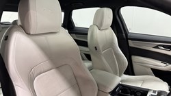 2022 (72) JAGUAR F-PACE 2.0 D200 R-Dynamic SE 5dr Auto AWD 5167555