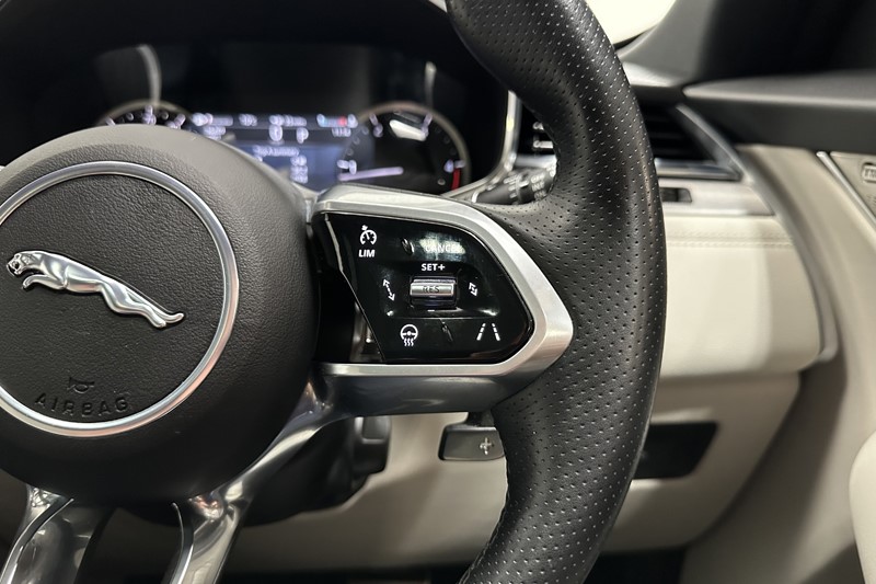 2022 (72) JAGUAR F-PACE 2.0 D200 R-Dynamic SE 5dr Auto AWD 5167558