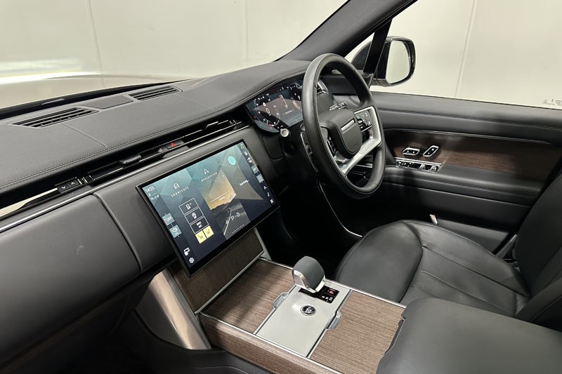 2024 (24) LAND ROVER RANGE ROVER 3.0 D300 SE 4dr Auto 5166048