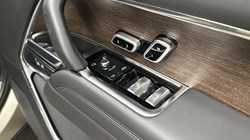 2024 (24) LAND ROVER RANGE ROVER 3.0 D300 SE 4dr Auto 5166029