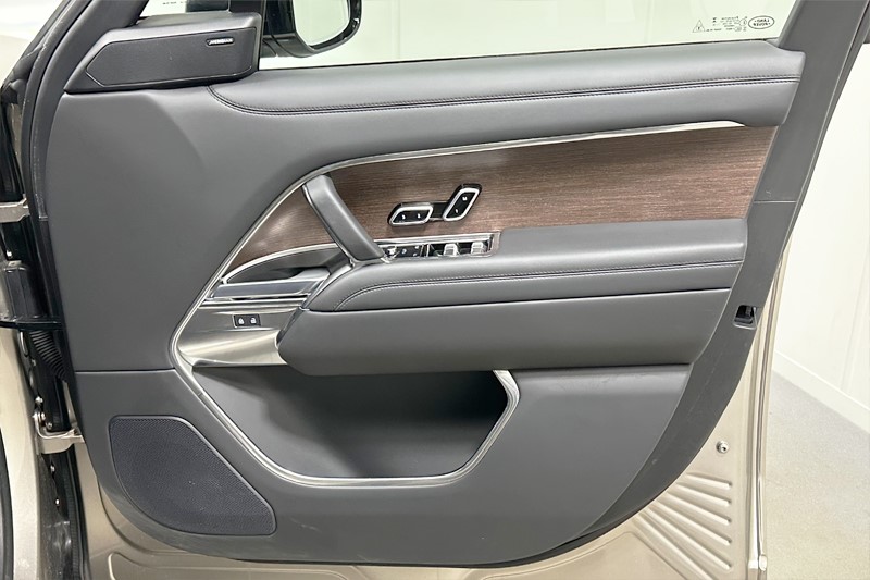 2024 (24) LAND ROVER RANGE ROVER 3.0 D300 SE 4dr Auto 5166028