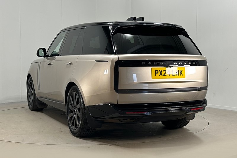 2024 (24) LAND ROVER RANGE ROVER 3.0 D300 SE 4dr Auto