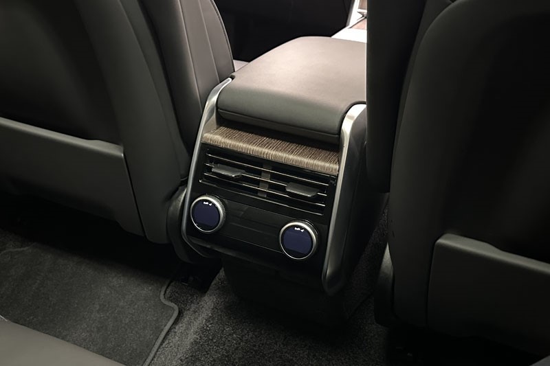 2024 (24) LAND ROVER RANGE ROVER 3.0 D300 SE 4dr Auto 5166027