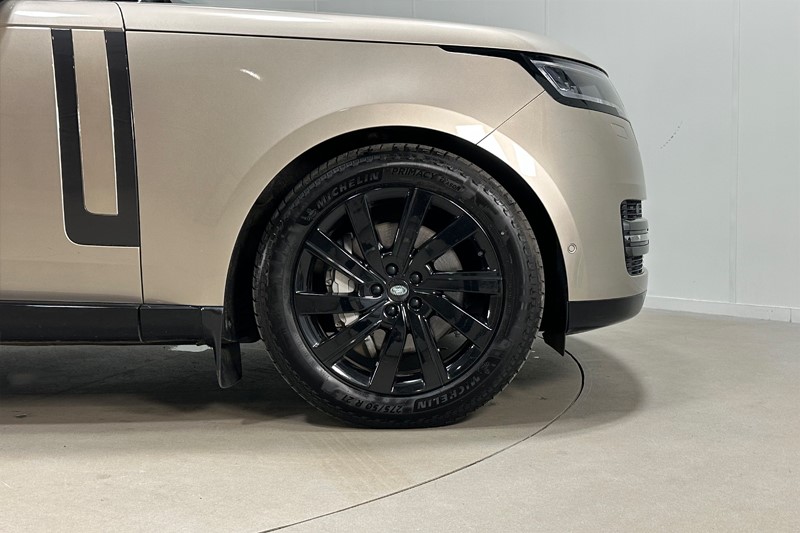 2024 (24) LAND ROVER RANGE ROVER 3.0 D300 SE 4dr Auto 5166024