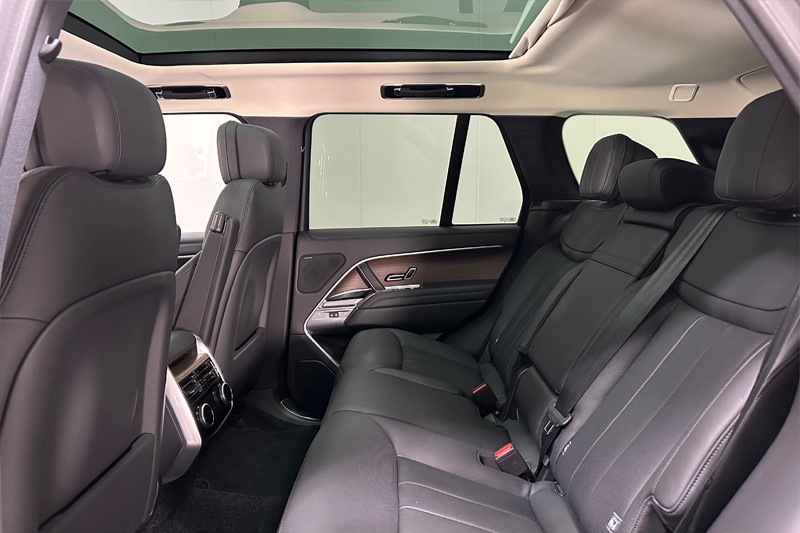 2024 (24) LAND ROVER RANGE ROVER 3.0 D300 SE 4dr Auto 5166020