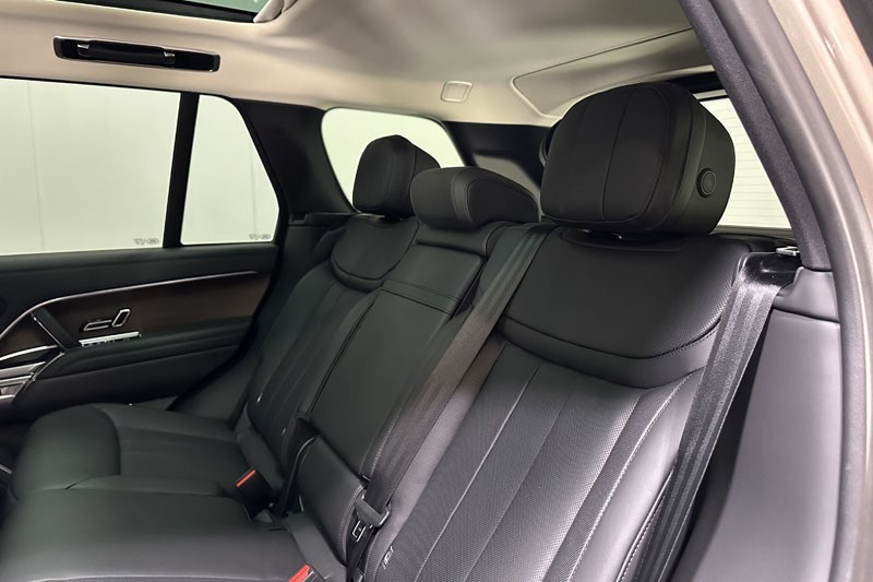 2024 (24) LAND ROVER RANGE ROVER 3.0 D300 SE 4dr Auto 5166051