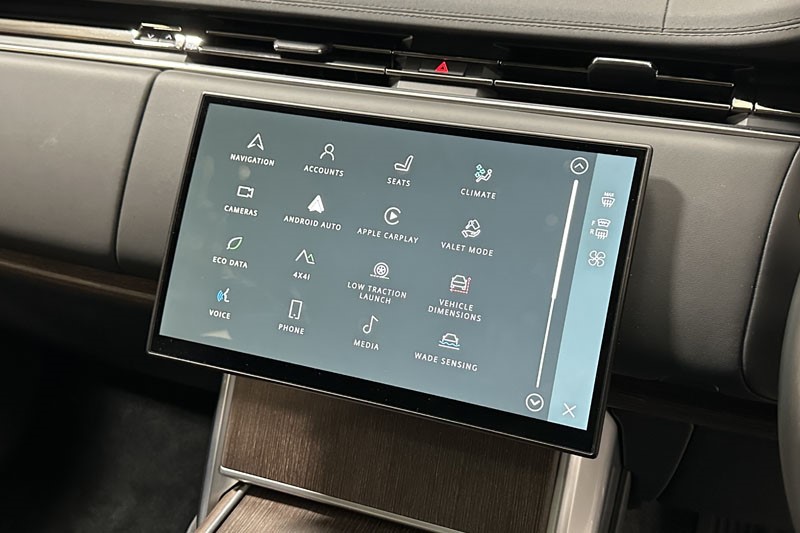 2024 (24) LAND ROVER RANGE ROVER 3.0 D300 SE 4dr Auto 5166045