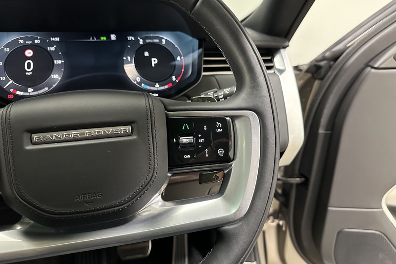 2024 (24) LAND ROVER RANGE ROVER 3.0 D300 SE 4dr Auto 5166037