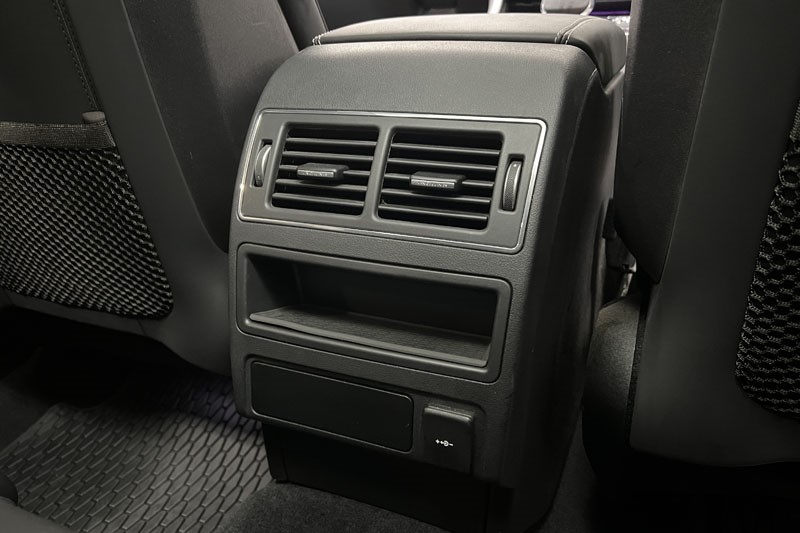 2023 (73) JAGUAR F-PACE 2.0 D200 R-Dynamic HSE Black 5dr Auto AWD 5216080