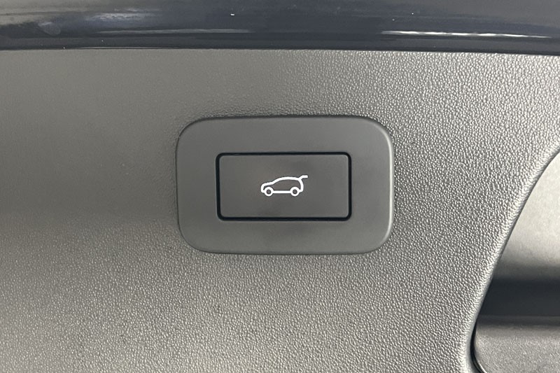 2024 (74) JAGUAR E-PACE 2.0 D200 R-Dynamic SE Black 5dr Auto 5200175