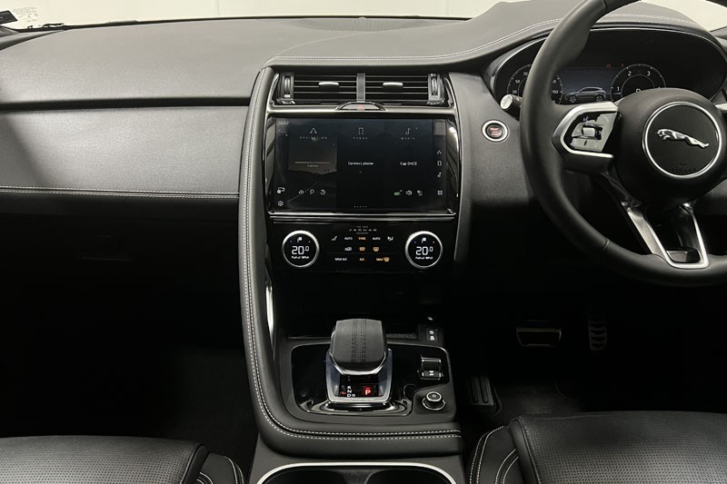 2024 (74) JAGUAR E-PACE 2.0 D200 R-Dynamic SE Black 5dr Auto 5200144