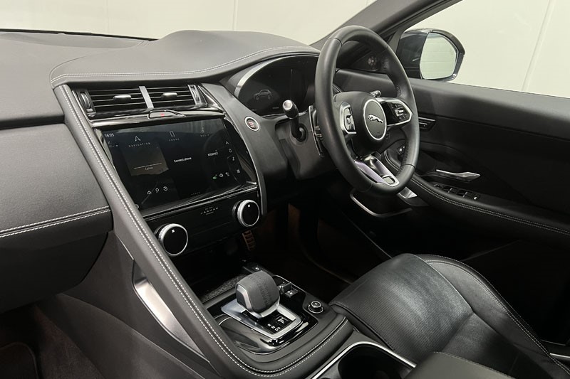 2024 (74) JAGUAR E-PACE 2.0 D200 R-Dynamic SE Black 5dr Auto 5200170
