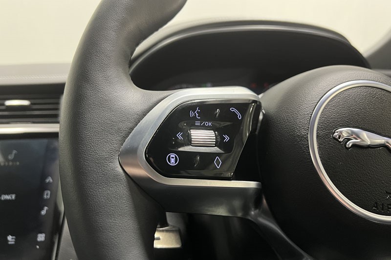 2024 (74) JAGUAR E-PACE 2.0 D200 R-Dynamic SE Black 5dr Auto 5200156