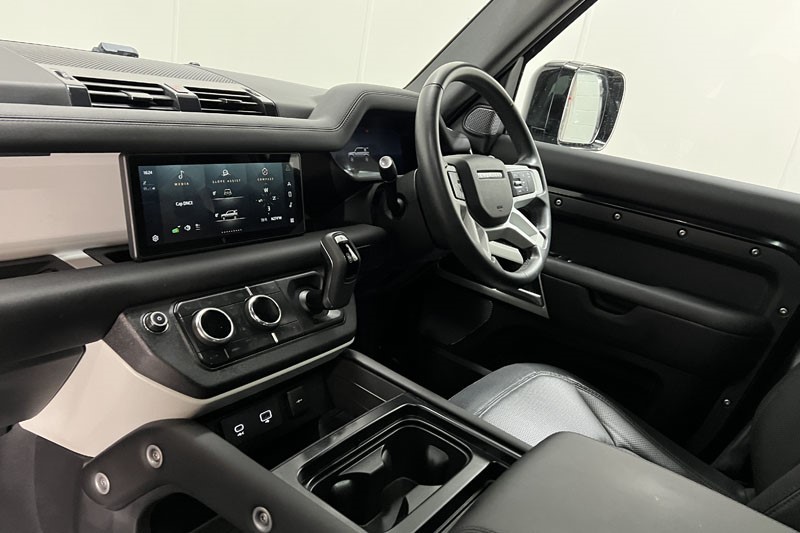 2023 (73) LAND ROVER DEFENDER 3.0 D250 X-Dynamic SE 110 5dr Auto 5169763