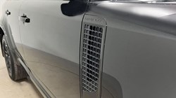 2023 (73) LAND ROVER DEFENDER 3.0 D250 X-Dynamic SE 110 5dr Auto 5169774