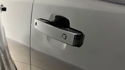 2023 (73) LAND ROVER DEFENDER 3.0 D250 X-Dynamic SE 110 5dr Auto 5169772