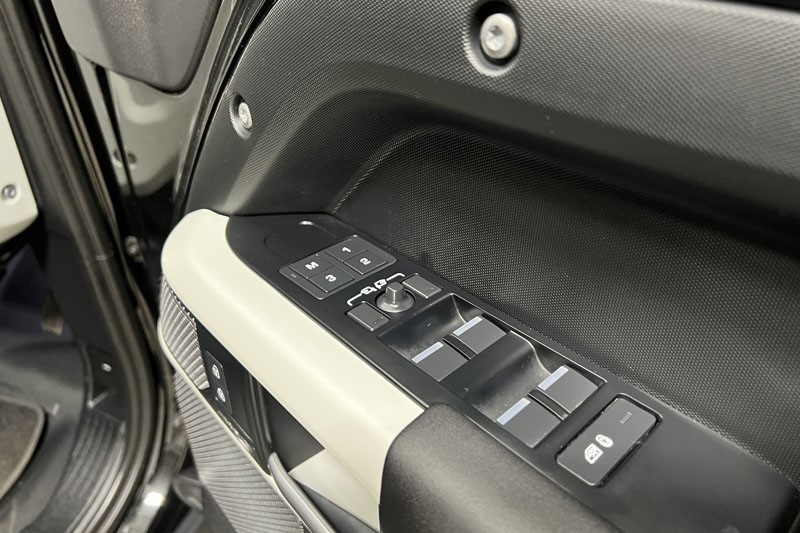 2023 (73) LAND ROVER DEFENDER 3.0 D250 X-Dynamic SE 110 5dr Auto 5169743